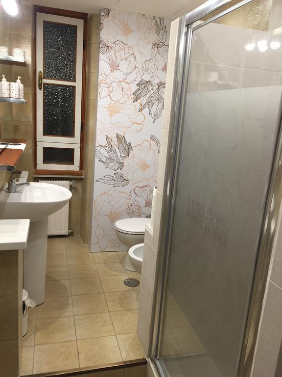 Luxury White House Roma